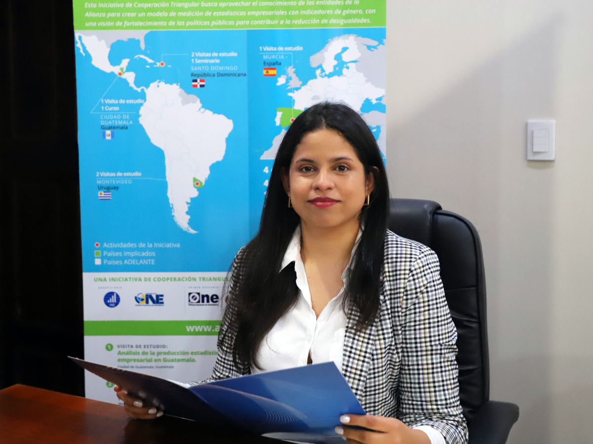 Alejandra Mayén
