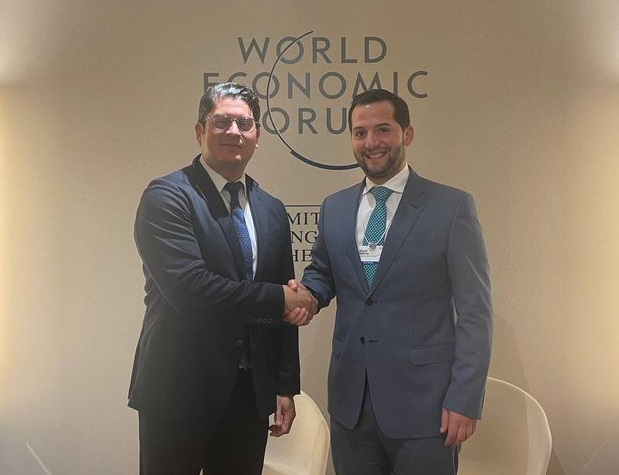 El ministro de Economía de Guatemala, Janio Rosales y el ministro de Promoción de las Inversiones de Honduras, Miguel Medina.
