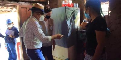 Ministro de Agricultura junto a directora adjunta de FAO efectúan una visita de campo en Jalapa 