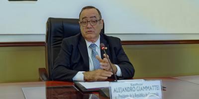 En Consulta con el Dr. Giammattei