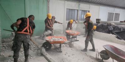 Ingenieros Militares Realizan Trabajos de Remodelación en Hospital de Izabal.