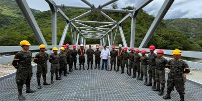 Cuerpo de Ingenieros del Ejército de Guatemala instaló puente de emergencia en Quiché.