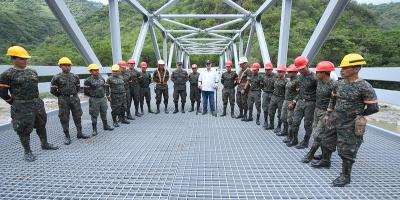 Presidente verifica avances de obra en Chicamán Quiché