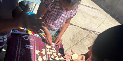 Mujeres rurales de Santa Rosa fortalecen su economía con la producción de dulces de leche