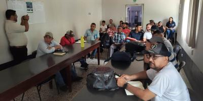 Instruyen a sectores productivos de Zacapa en gestión de proyectos y asociatividad