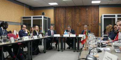 Carlos Mendoza Alvarado, titular de la SEGEOLAN, preside reunión regional.
