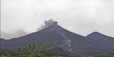 Insivumeh: Volcán de Fuego reduce su actividad, pero mantiene explosiones y caída de ceniza