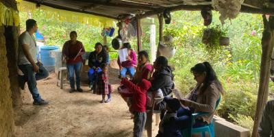 Capacitan a familias de Jalapa en nutrición avícola para fortalecer la crianza de traspatio