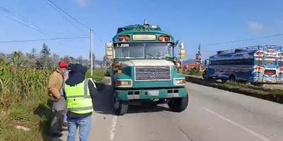 Operativo conjunto verifica 50 buses para fortalecer la seguridad de los usuarios en carretera