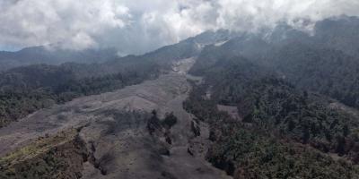 Caída de ceniza fina afectará a comunidades del flanco oeste del Volcán de Fuego