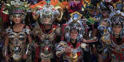 Entre máscaras y botargas: la diversidad de los vestuarios de convite en Guatemala. 