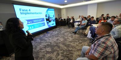 El taller contó con la participación de especialistas de preinversión e inversión de los departamentos. 