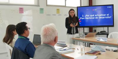Funcionarios participan en consultas sectoriales institucionales como parte de la actualización del Plan K’atun.