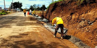 Construcción de cunetas en Sololá beneficia a más de 90 mil habitantes