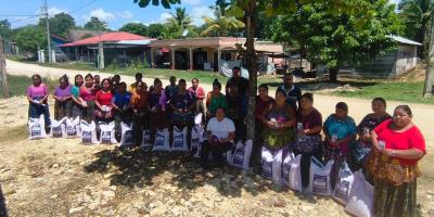 Entregan semillas de maíz y ayote a familias agricultoras de Petén