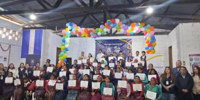 Santa Cruz Buenavista, San José Ojetenam, se convierte en la primera comunidad ejemplar de Mano a Mano en San Marcos