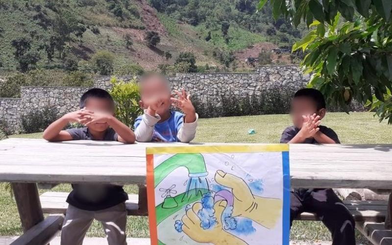 Desinfección constante para proteger a la niñez abrigada.