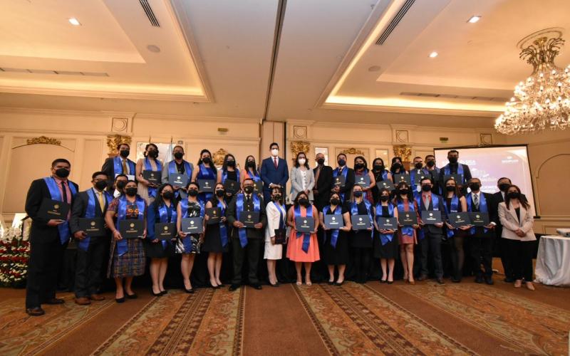 Guatemala cuenta ahora con 30 nuevos profesionales de la planificación