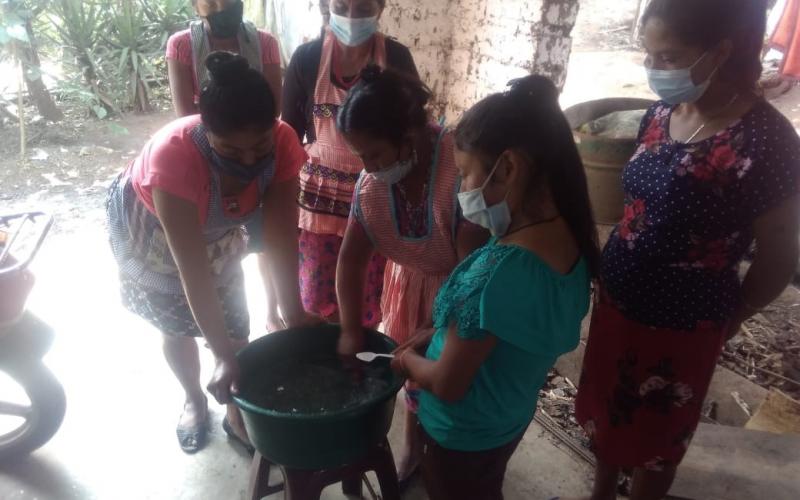 Cuatro Unidades Productivas en la cabecera municipal se capacitaron con técnicos de la Dirección de Mejoramiento de las Condiciones Socioeconómicas de la Mujer de Sosep.