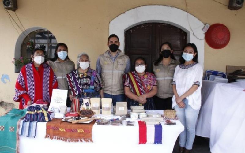 Durante las visitas en varias comunidades de Quiché, Huehuetenango y Quetzaltenango, se evaluó el trabajo de los técnicos encargados de las capacitaciones a beneficiarias de la Dirección de Mejoramiento de las Condiciones Socioeconómicas de la Mujer de SOSEP