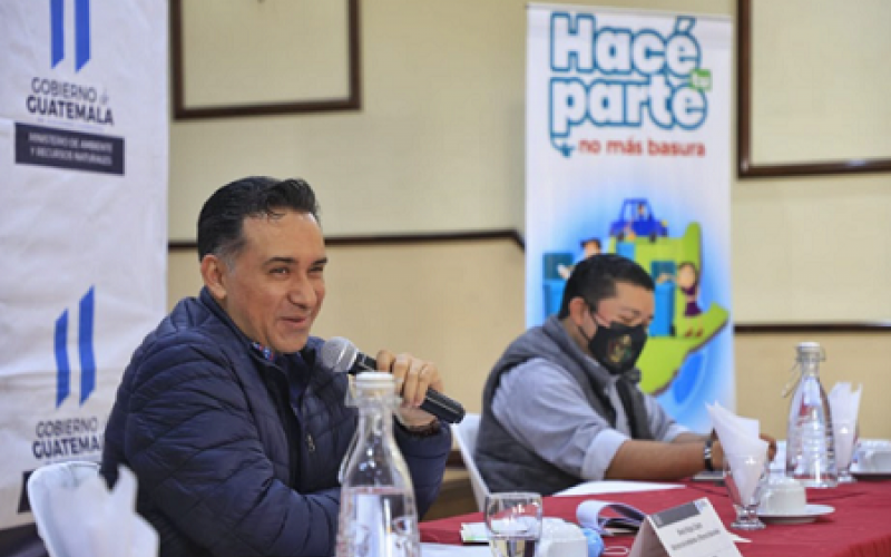 Ministro de Ambiente y Recursos Naturales, Mario Rojas Espino