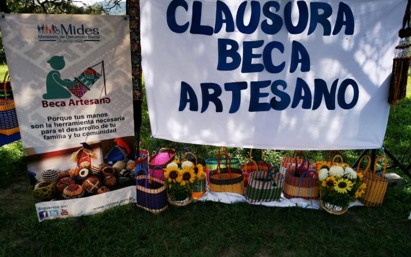 Productos elaborados por personas usuarias del programa Beca Social Artesano