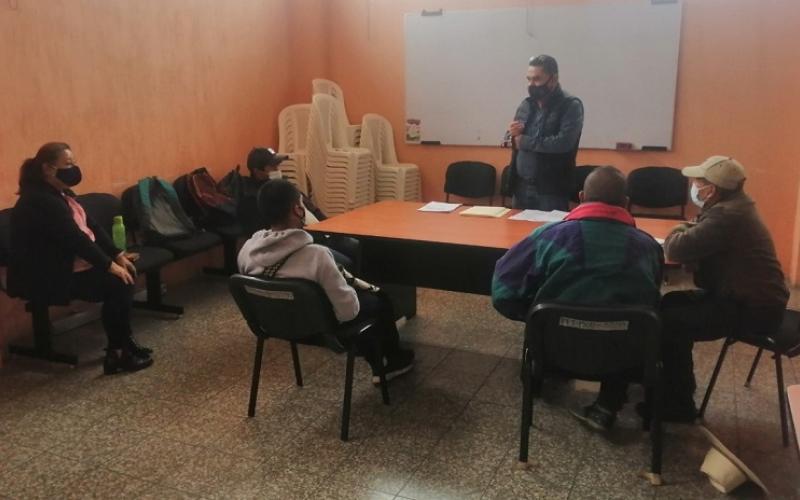 Campesinos reciben inducción