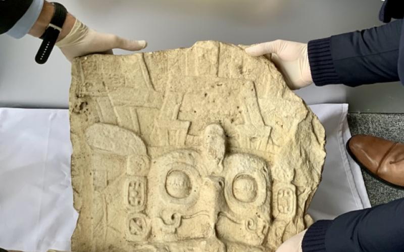 Pieza maya devuelta