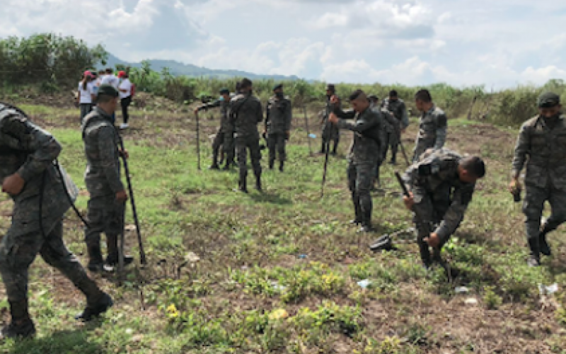Tercera Brigada de Infantería apoya reforestación de aldea Cerro Gordo, Jutiapa