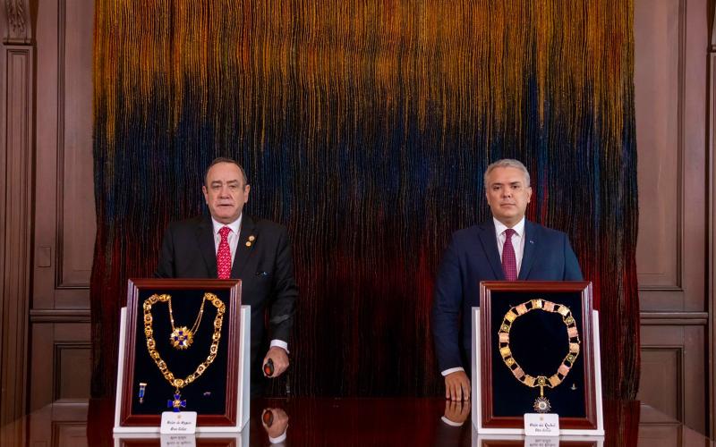 Presidente Alejandro Giammattei y su homólogo Iván Duque, presidente de Colombia