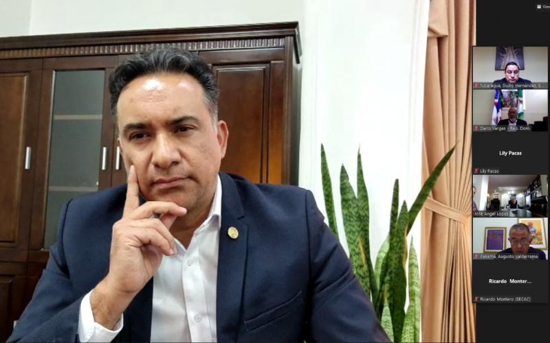 Ministro de Ambiente y Recursos Naturales, Mario Rojas Espino