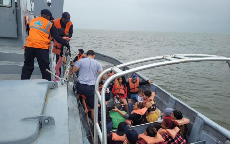 Evacuación de varias familias que habitan en diferentes localidades del municipio de Puerto Barrios