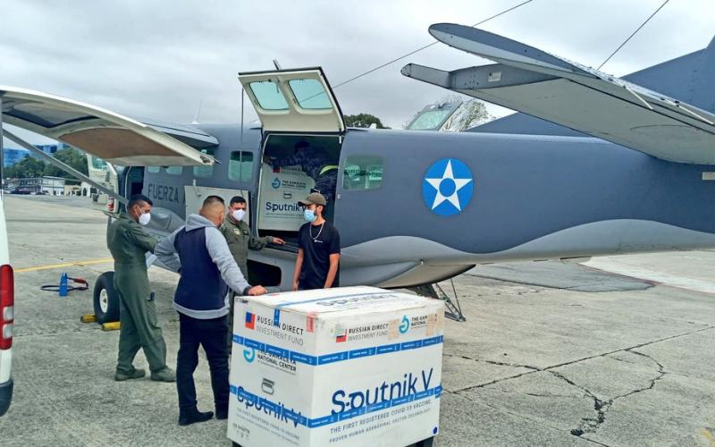  Fuerza Aérea Guatemalteca continúa apoyando el traslado de numerosas dosis de vacunas contra el Coronavirus, COVID-19 a toda la República