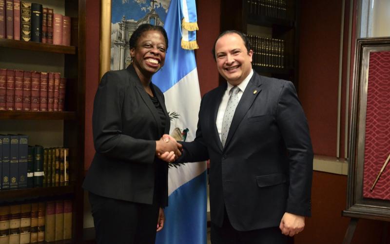 Guatemala y Acnur refrendan compromiso con trabajar en favor de refugiados, desplazados y retornados 