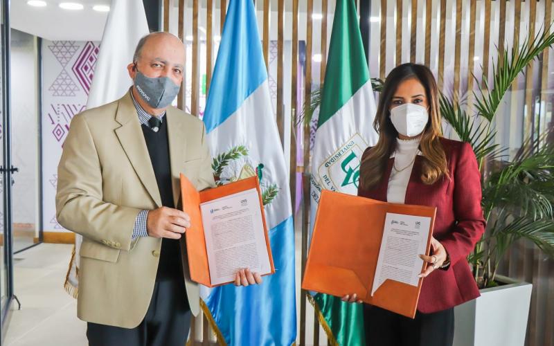 Senacyt y UVG firman convenio para fortalecer la educación científica en Guatemala