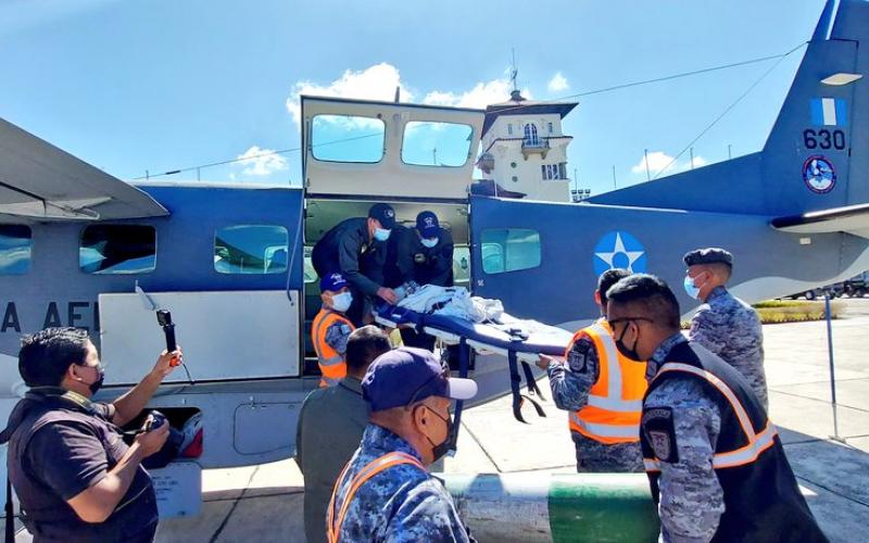 Fuerza Aérea Guatemalteca apoyó traslado aeromédico de menor con quebrantos de salud