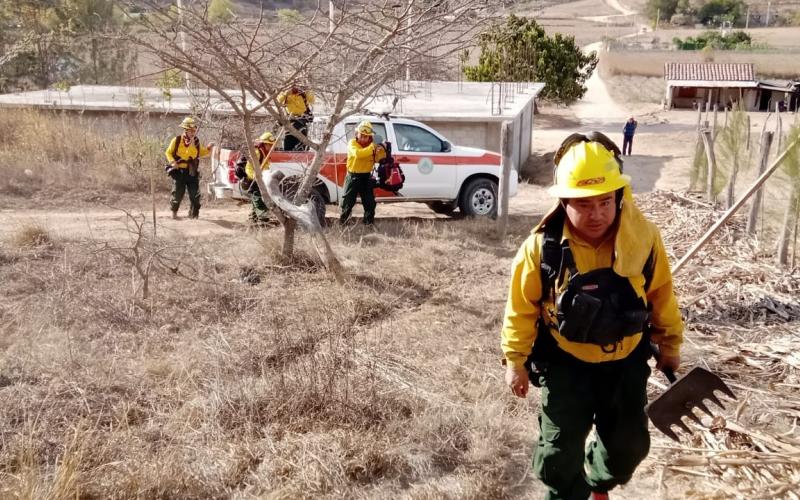 Brigada de Respuesta a Incendios Forestales –BRIF/GUA- de la CONRED se moviliza a un incendio forestal reportado en el departamento de Quiché. 