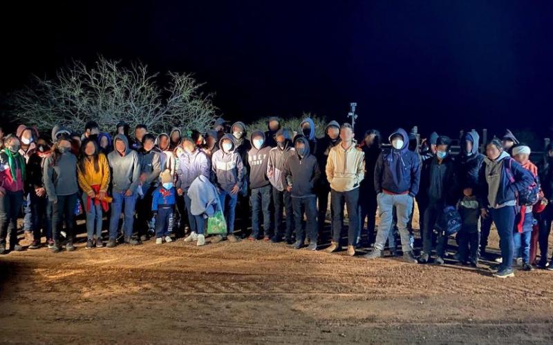 Consulado en Tucson, Arizona, brindó asistencia y protección a 11 adolescentes guatemaltecos que viajaban no acompañados. Foto Patrulla Fronteriza