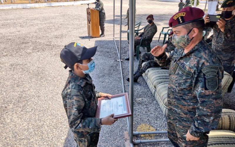 Segunda Brigada de Infantería recibió visita del niño Isaías Pérez quien sueña con formar parte del Ejército de Guatemala