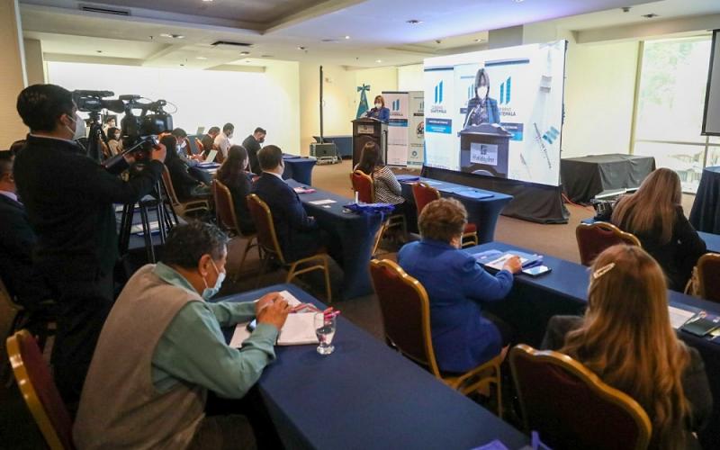 Mayra Soto, directora de Diaco, durante su presentación.