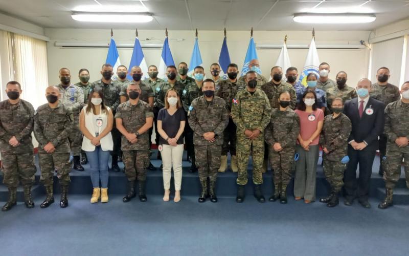 Ejercicio Practico en Pista de adiestramiento Militar aplicado al Derecho Internacional Humanitario y Derechos Humanos
