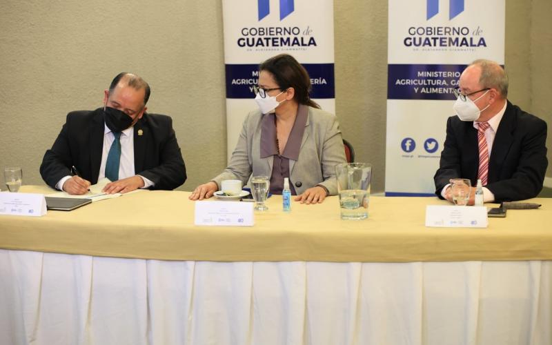 MAGA fortalece proyecto para producir alimentos sanos e inocuos