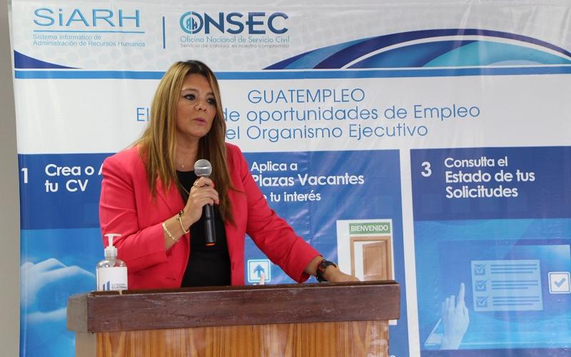 La Directora de la Onsec durante el lanzamiento de las aplicaciones web