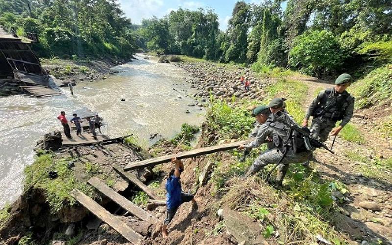 Evaluación de daños al puente colgante ubicado sobre el río Shulá, en el municipio de Catarina, San Marcos