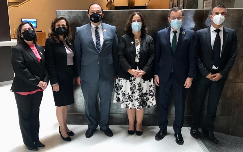 Cancilleres de Guatemala y Chile reafirman lazos de amistad 