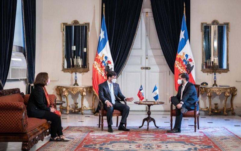 Embajador de Guatemala presenta Cartas Credenciales al presidente de Chile, Gabriel Boric