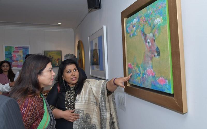 Embajada de Guatemala exhibe pinturas en India para conmemorar 50 años de relación con esa nación amiga