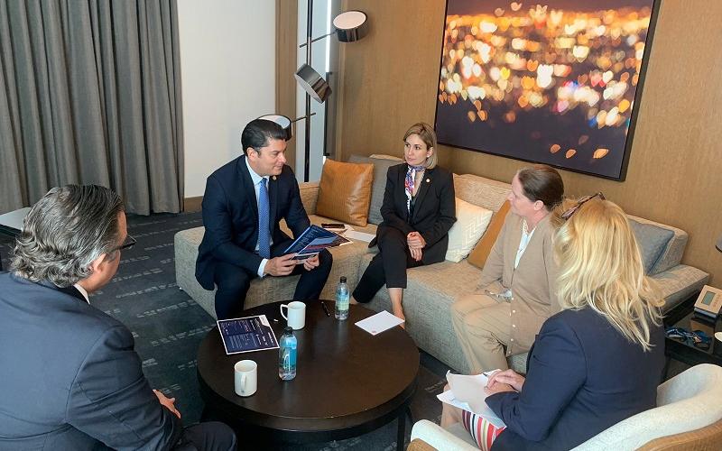 El ministro de economía, Dr. Janio Rosales se reunión con ejecutivos de GAP.