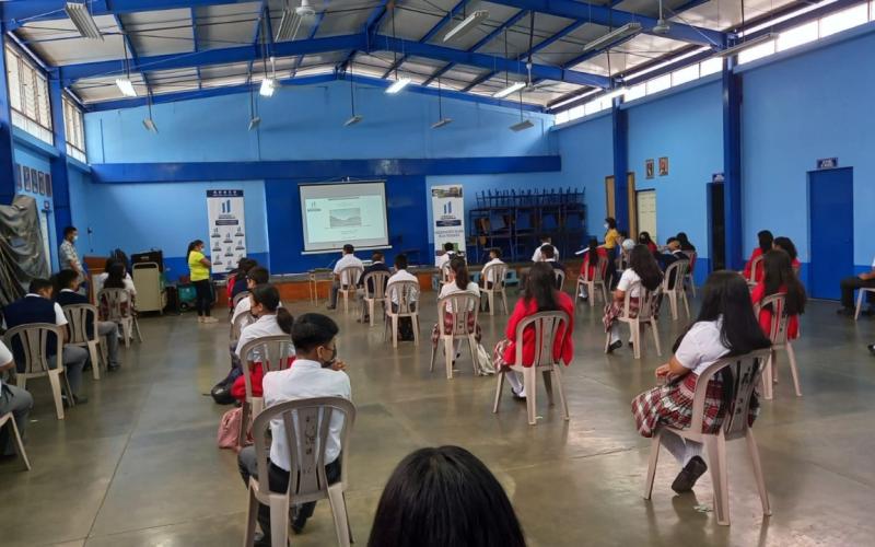 Jóvenes del instituto experimental de Salamá se forman como Guardianes Ecológicos