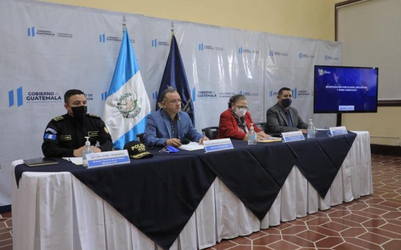 Capturan agentes policiales acusados de plagio o secuestro y robo agravado